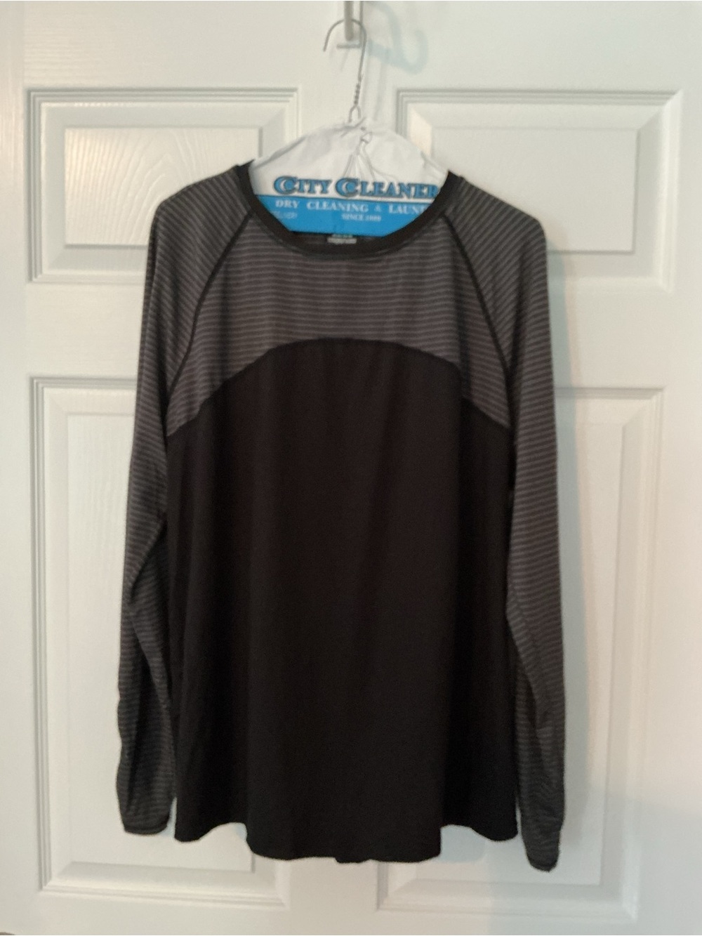 Long-Sleeve Performance Shirt - Black/Charcoal